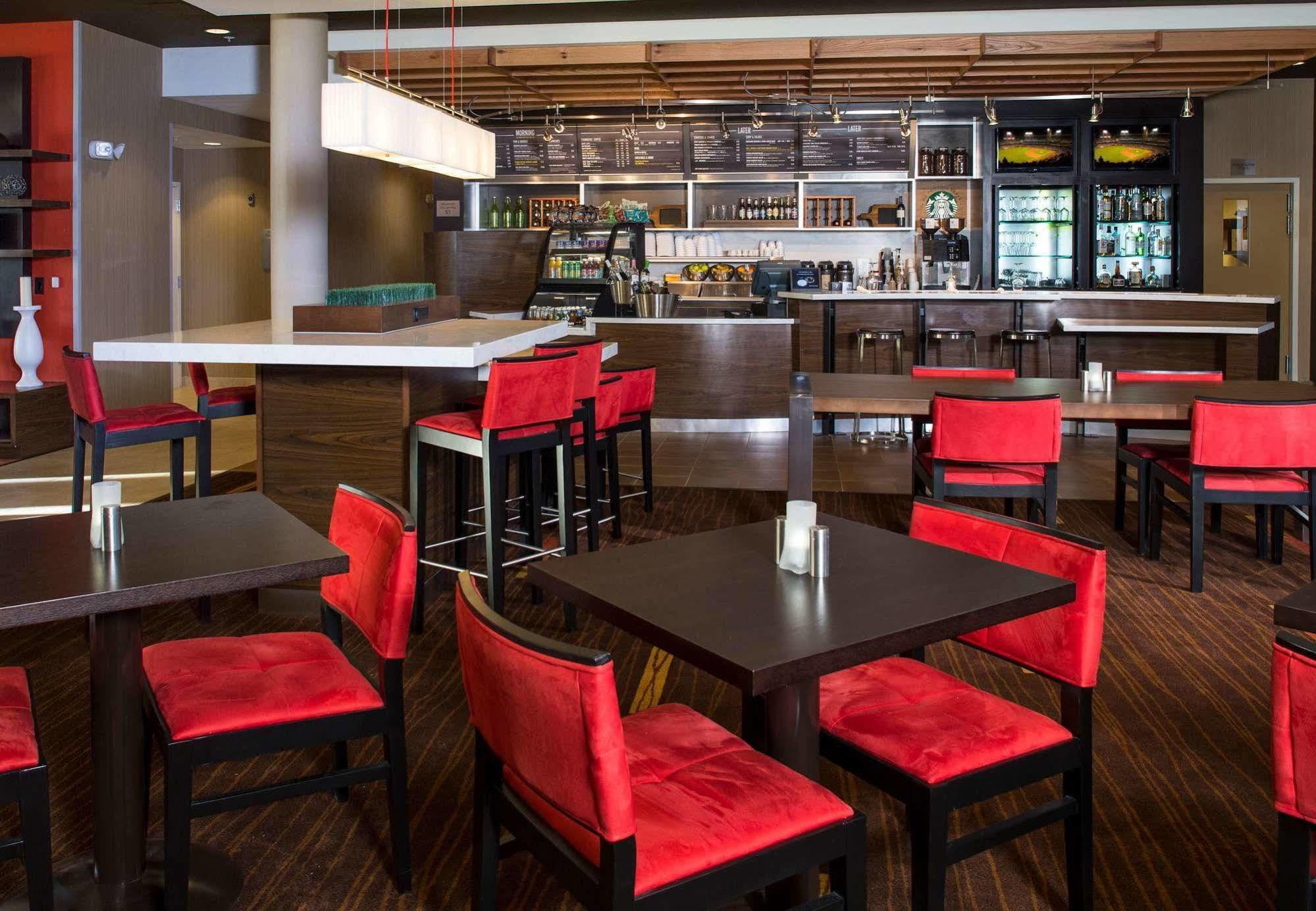 Courtyard By Marriott Dallas Midlothian At Midlothian Conference Center Exterior foto